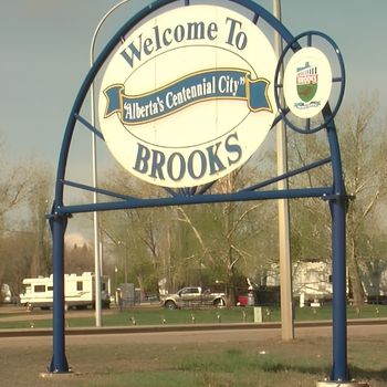 Welcome to Brooks sign